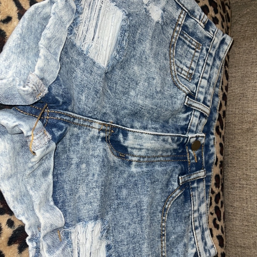 jean shorts, little high waisted size XS - Picture 2 of 2